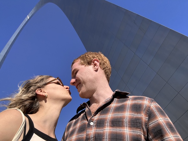 St-louis-arch-hannah-jacob-12-10-2023